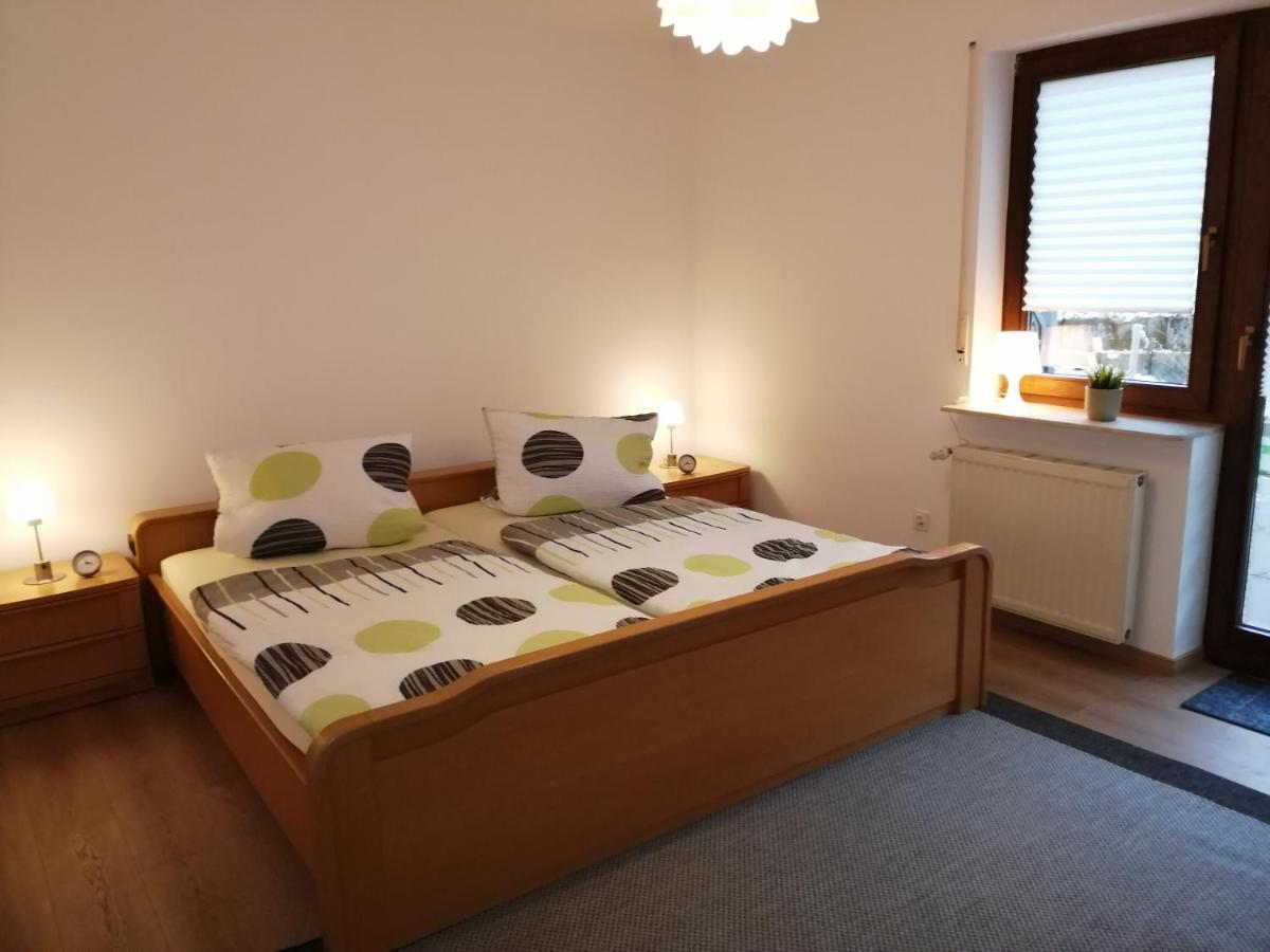 Ebenerdige Ferienwohnung Mit Grosser Terrasse In Der Naehe Des Waldes, Zum Wohlfuehlen Schoneck エクステリア 写真
