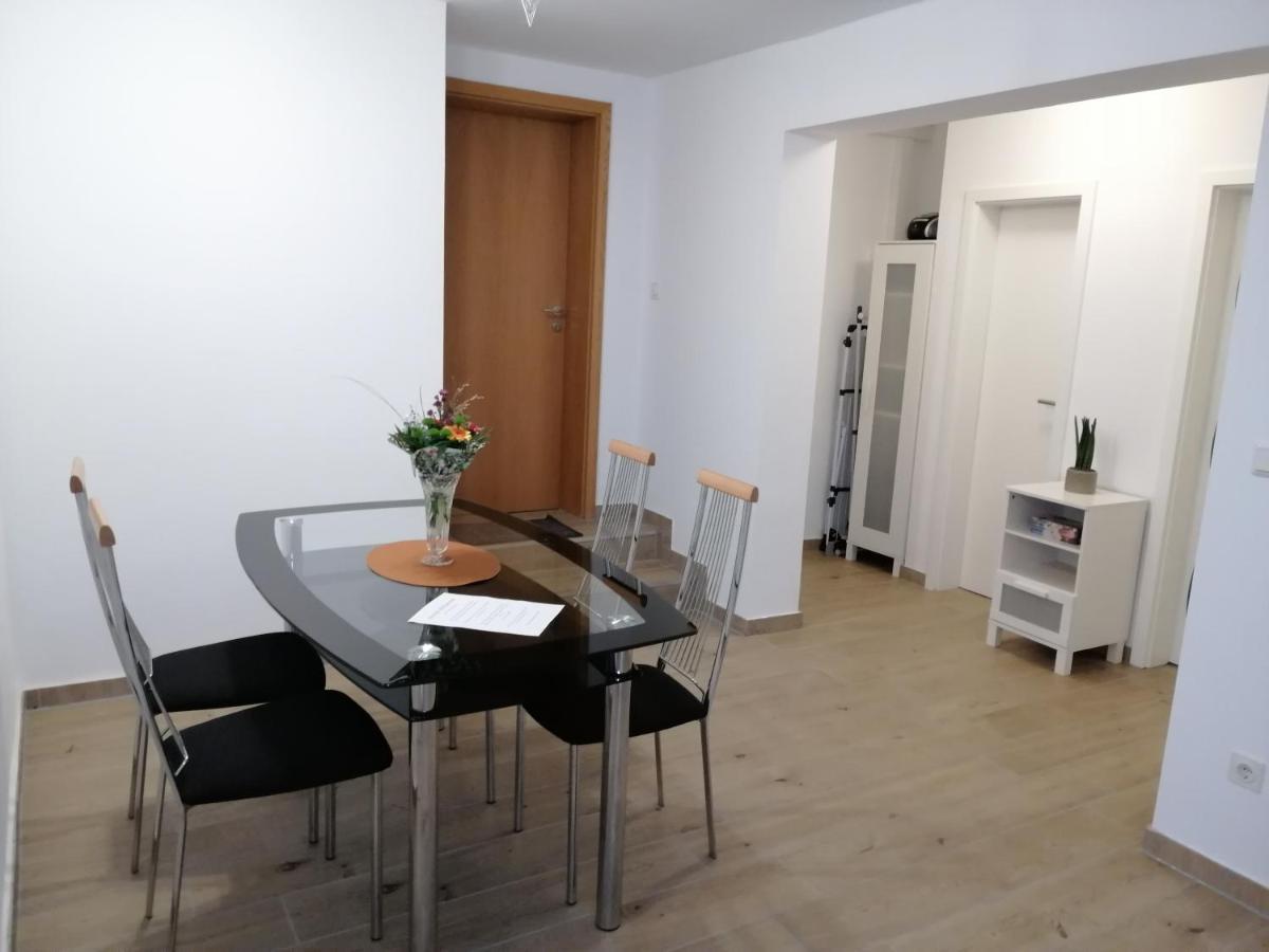 Ebenerdige Ferienwohnung Mit Grosser Terrasse In Der Naehe Des Waldes, Zum Wohlfuehlen Schoneck エクステリア 写真